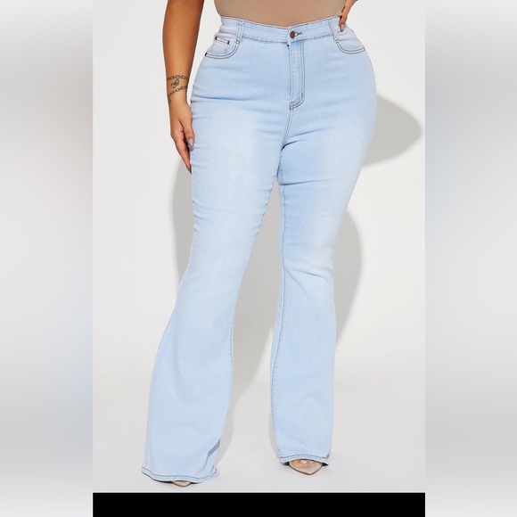 New with tags Happy Hour Stretch Flare Jeans - Light Wash - Picture 3 of 3